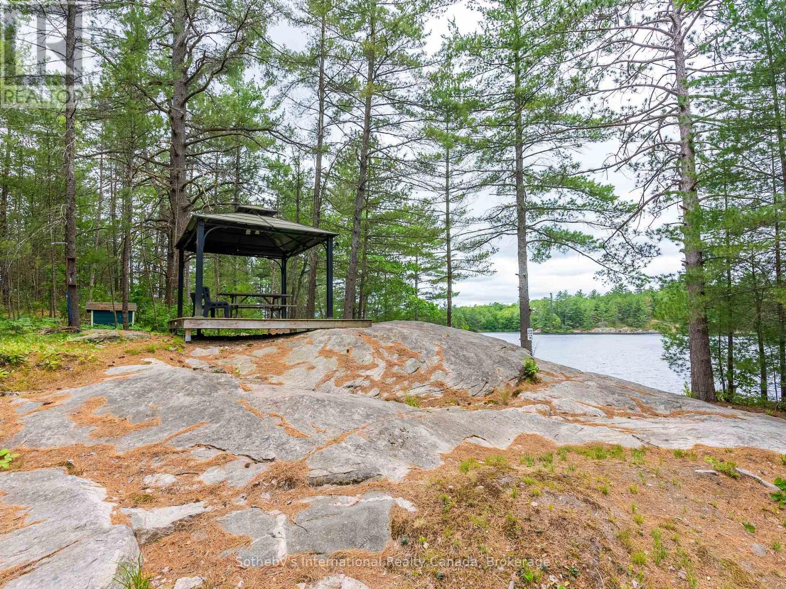 1040 Kahshe, Gravenhurst, Ontario  P0E 1G0 - Photo 30 - X12980070