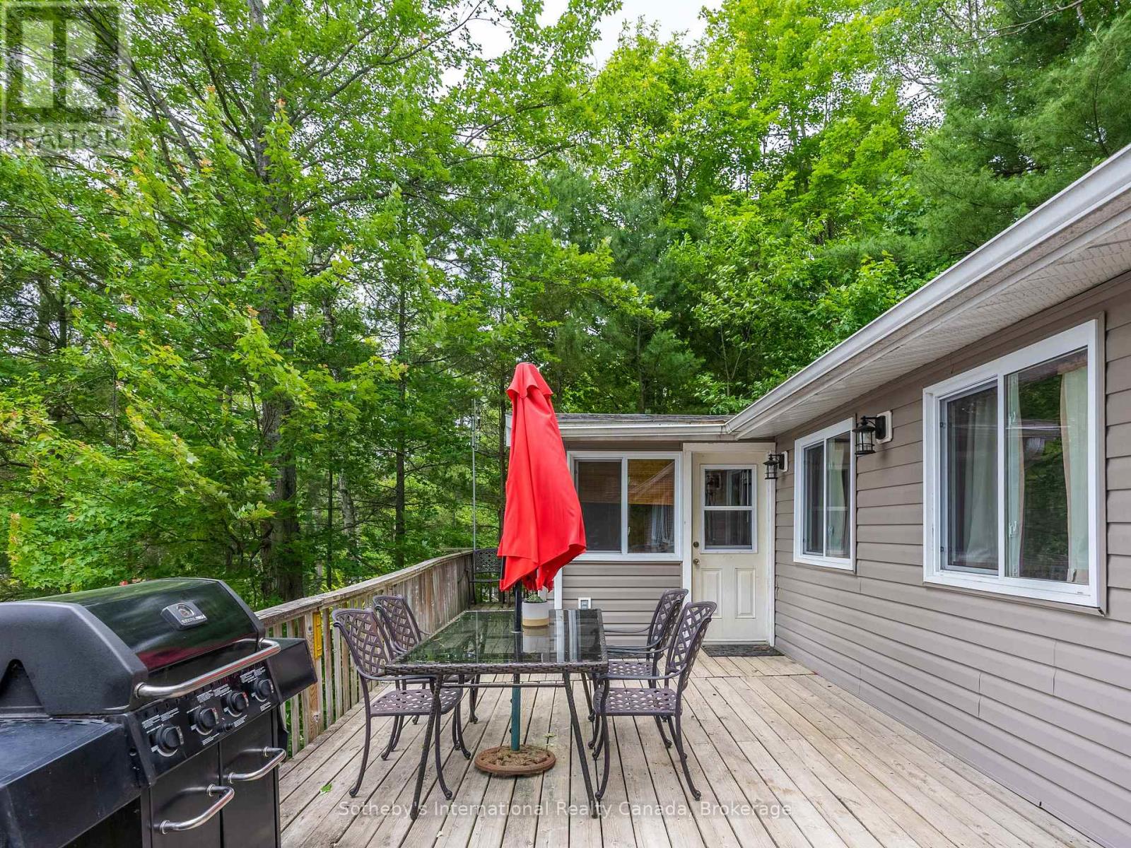 1040 Kahshe, Gravenhurst, Ontario  P0E 1G0 - Photo 8 - X12980070