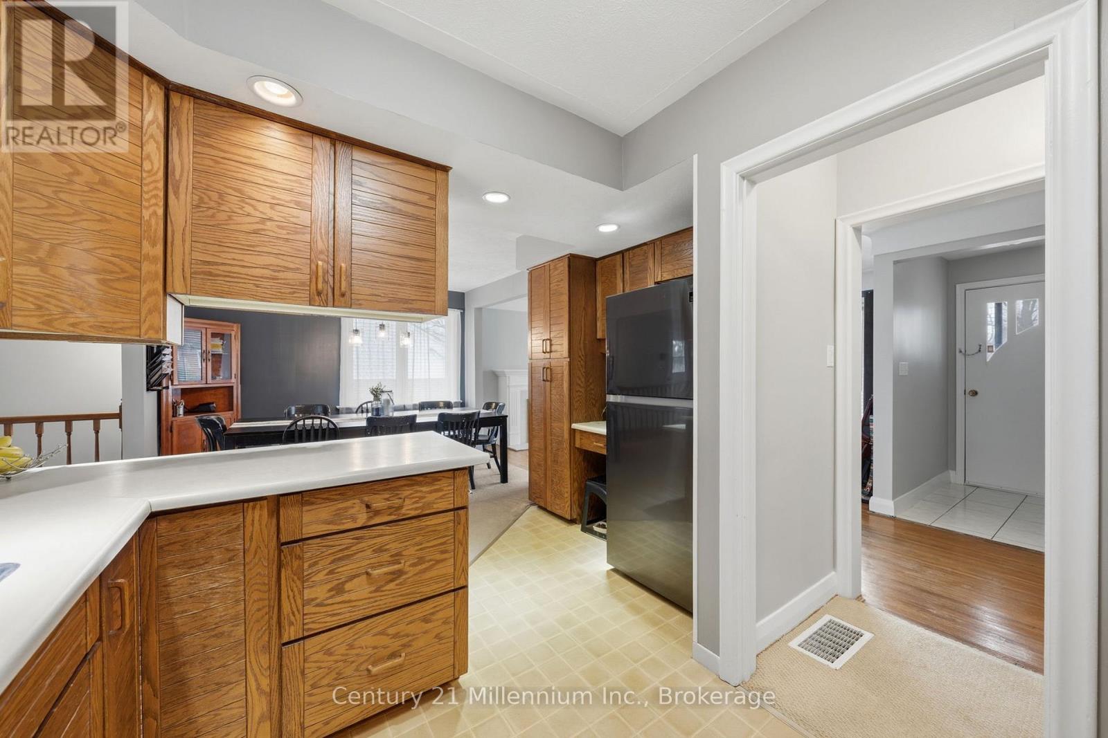 6 Earlscourt Crescent, Woodstock, Ontario  N4S 5H3 - Photo 23 - X12980266