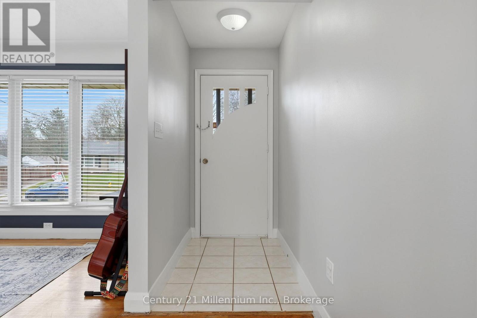 6 Earlscourt Crescent, Woodstock, Ontario  N4S 5H3 - Photo 8 - X12980266