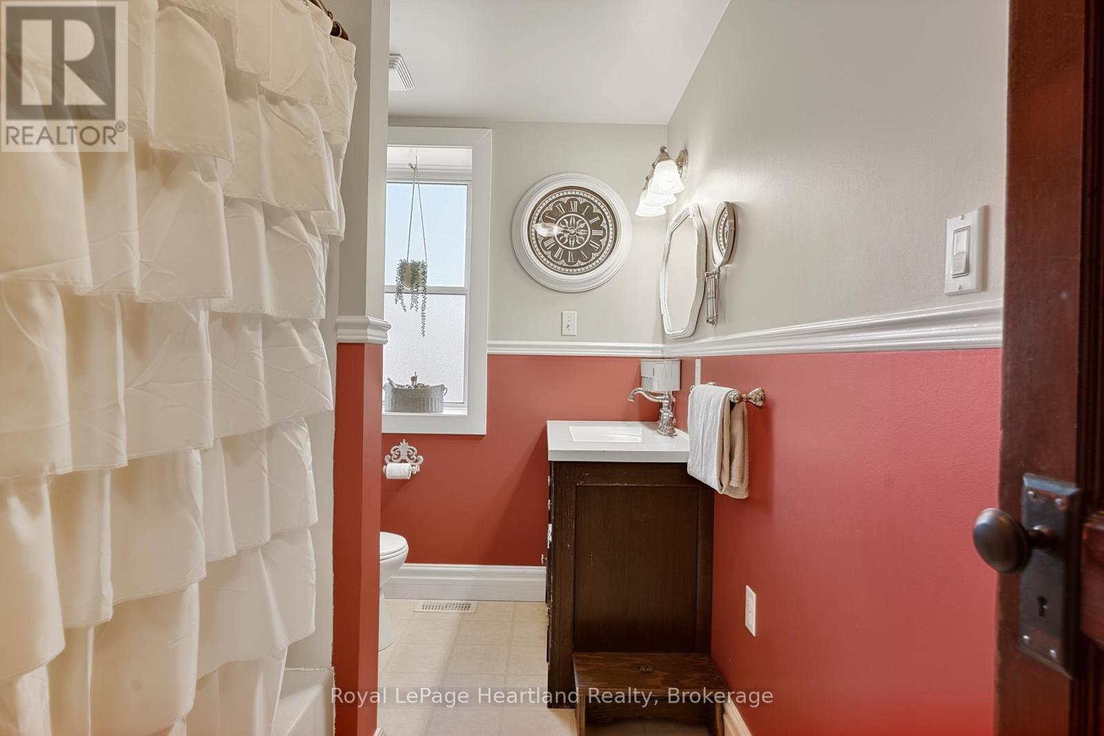 20 William Street, Minto, Ontario  N0G 1M0 - Photo 29 - X12980282