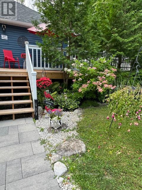 2 Maplewood Drive, Tiny, Ontario  L0L 1P1 - Photo 4 - S12980704