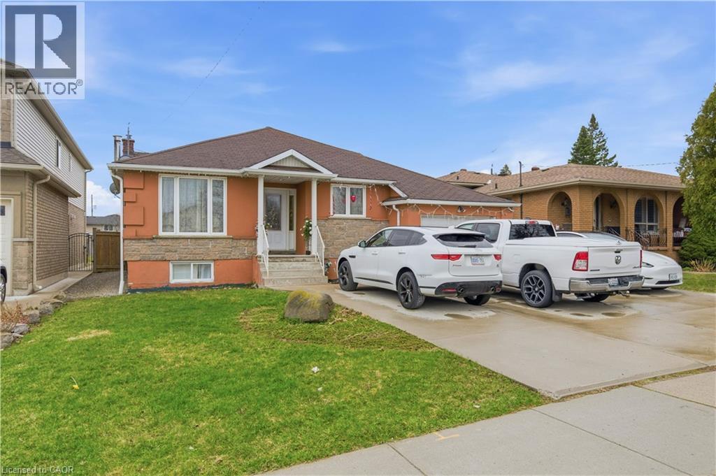 916 STONE CHURCH Road E, Hamilton, Ontario