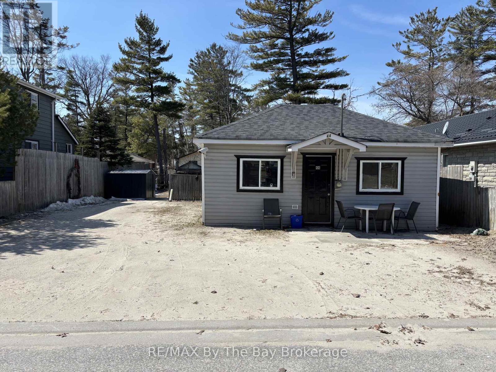 44 12TH STREET N, Wasaga Beach, Ontario
