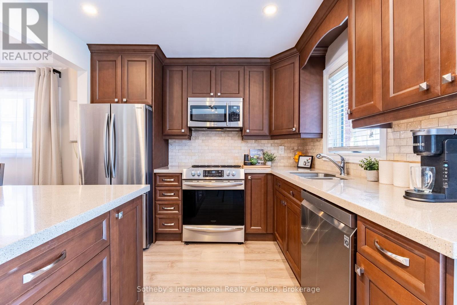 299 Harvie Road, Barrie, Ontario  L4N 8J5 - Photo 7 - S12980904