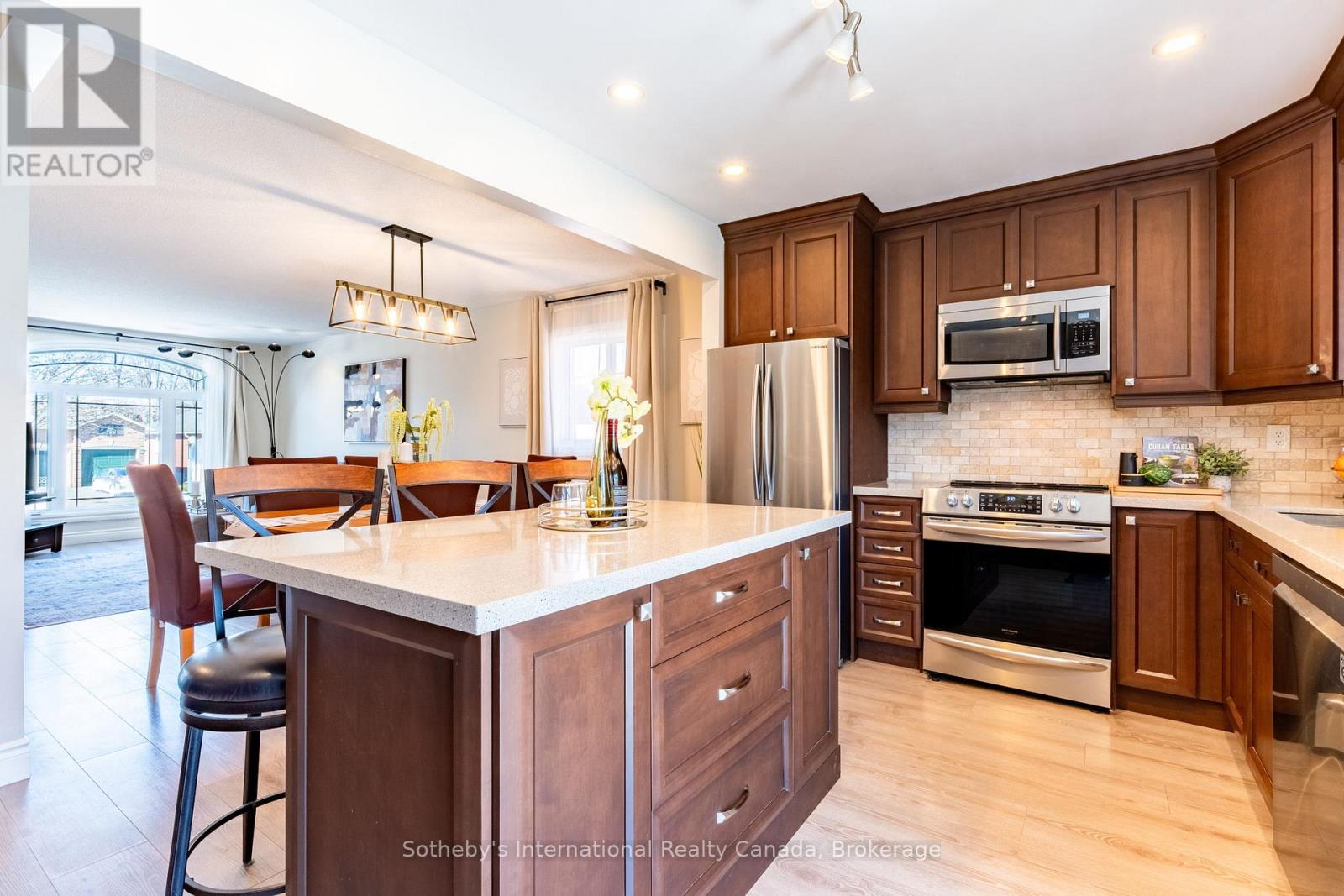 299 Harvie Road, Barrie, Ontario  L4N 8J5 - Photo 9 - S12980904