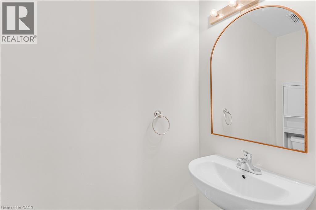 2420 Baronwood Drive Unit# 3-04, Oakville, Ontario  L6M 0X6 - Photo 11 - 40819028