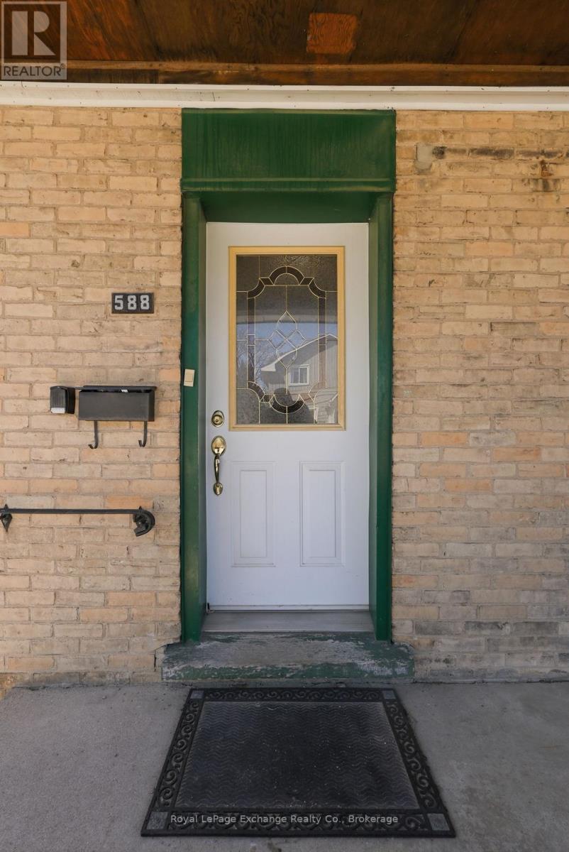 588 11th Avenue, Hanover, Ontario  N4N 2S6 - Photo 8 - X12981660