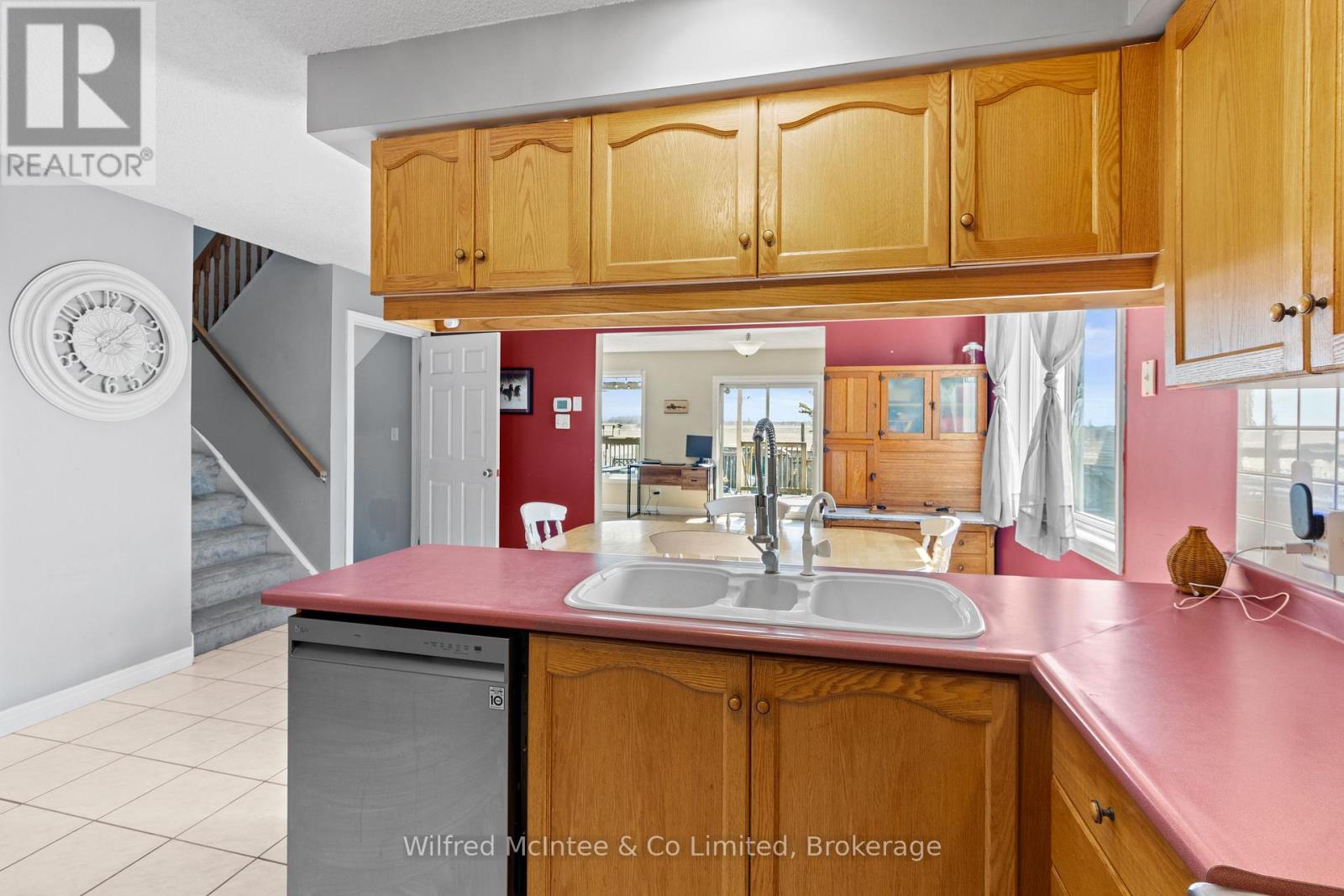 59 Dales Drive, Mapleton, Ontario  N0G 1P0 - Photo 10 - X12982602