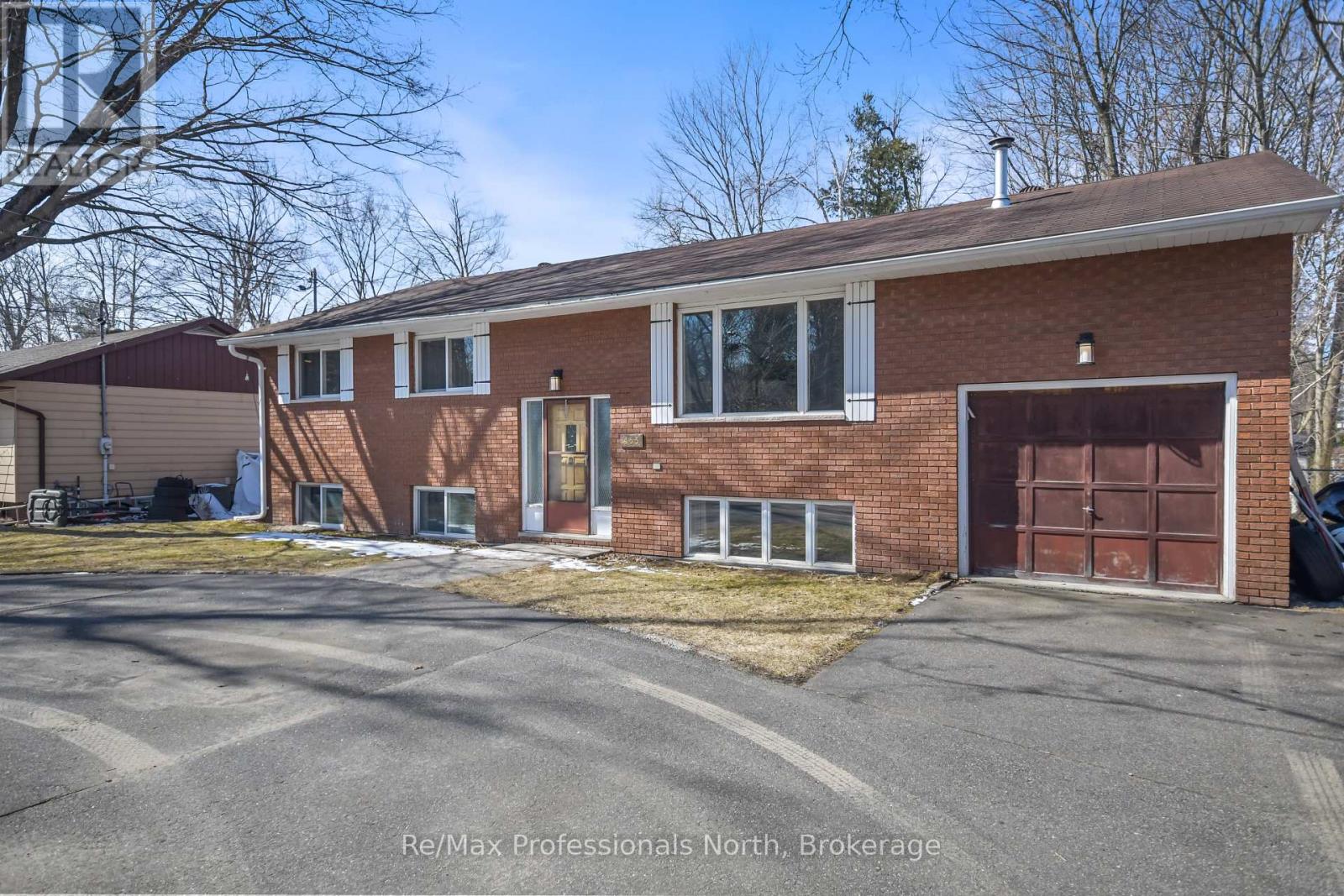 455 LOUISE STREET, Gravenhurst, Ontario