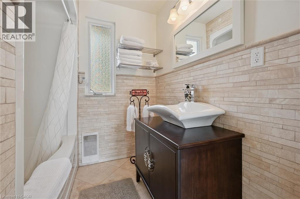 882-888 Fairway Road N, Kitchener, Ontario  N2A 0C2 - Photo 37 - 40819261