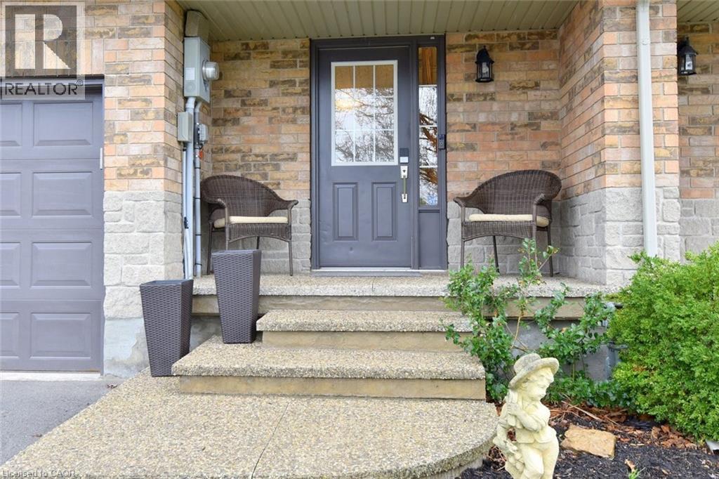 18 Cedar Street Unit# 35, Grimsby, Ontario  L3M 5M8 - Photo 3 - 40819478