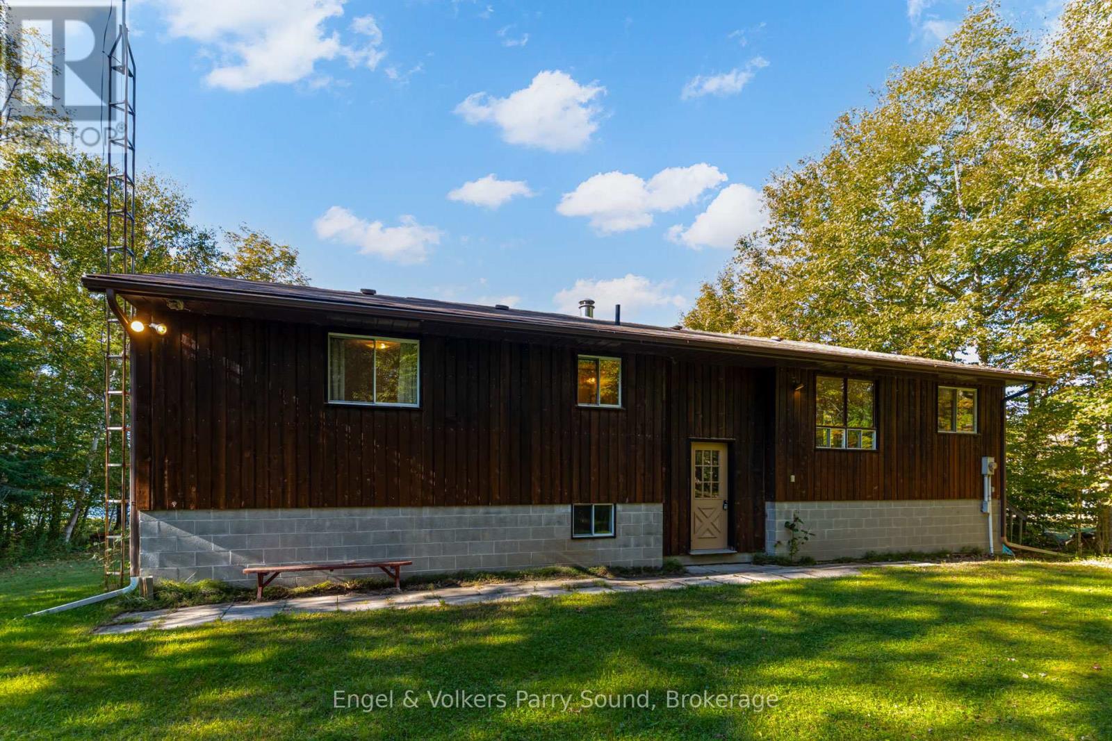 5 Beech Avenue, Carling, Ontario  P0G 1G0 - Photo 4 - X12983476