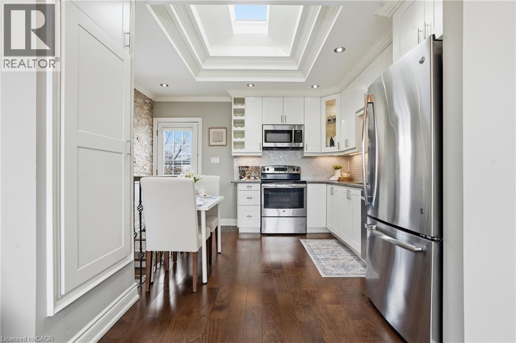 208 East 44th Street, Hamilton, Ontario  L8T 3H6 - Photo 10 - 40819475