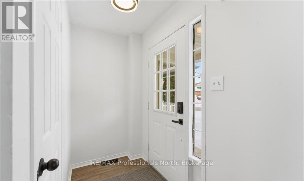 98 Roxton Road, Oakville, Ontario  L6H 6V4 - Photo 6 - W12984934