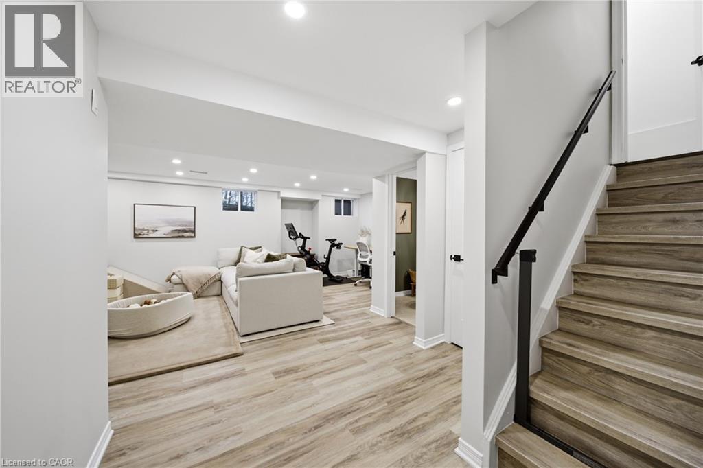 230 Avonsyde Boulevard Unit# 31, Waterdown, Ontario  L8B 1T9 - Photo 36 - 40819714