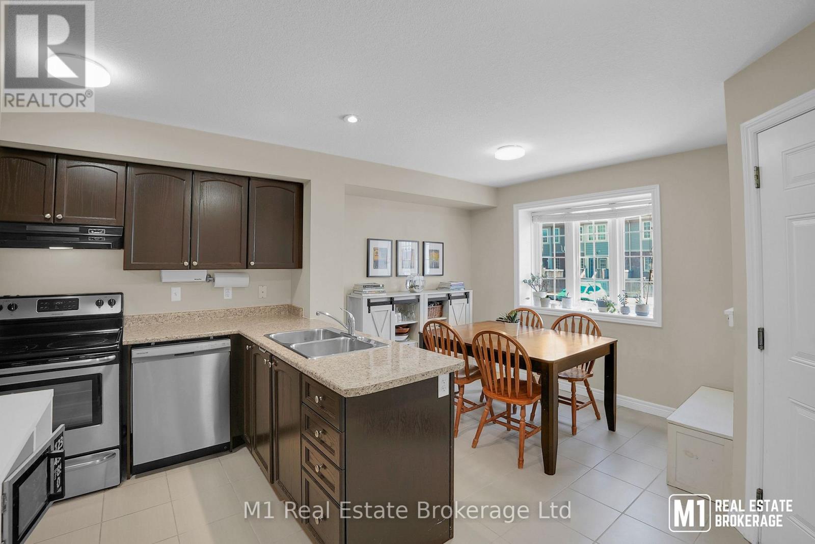 46b - 15 Carere Crescent, Guelph, Ontario  N1E 0K4 - Photo 9 - X12986342