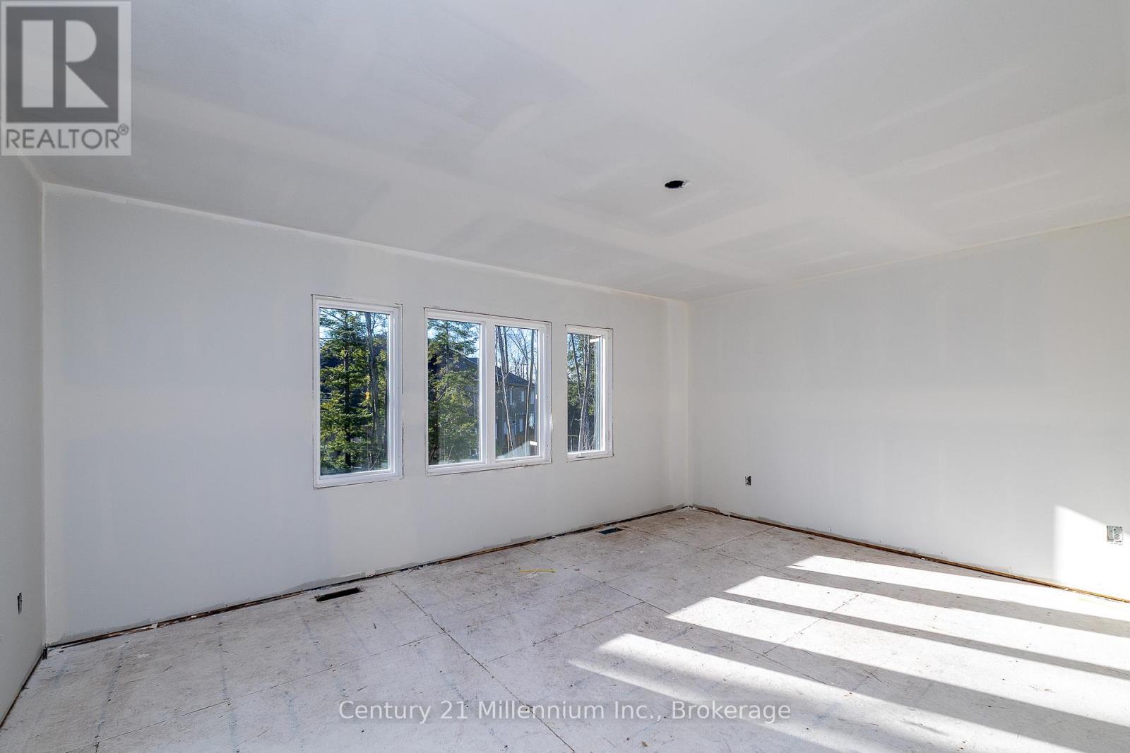 18 Steinway Street, Saugeen Shores, Ontario  N0H 2L0 - Photo 2 - X12988466