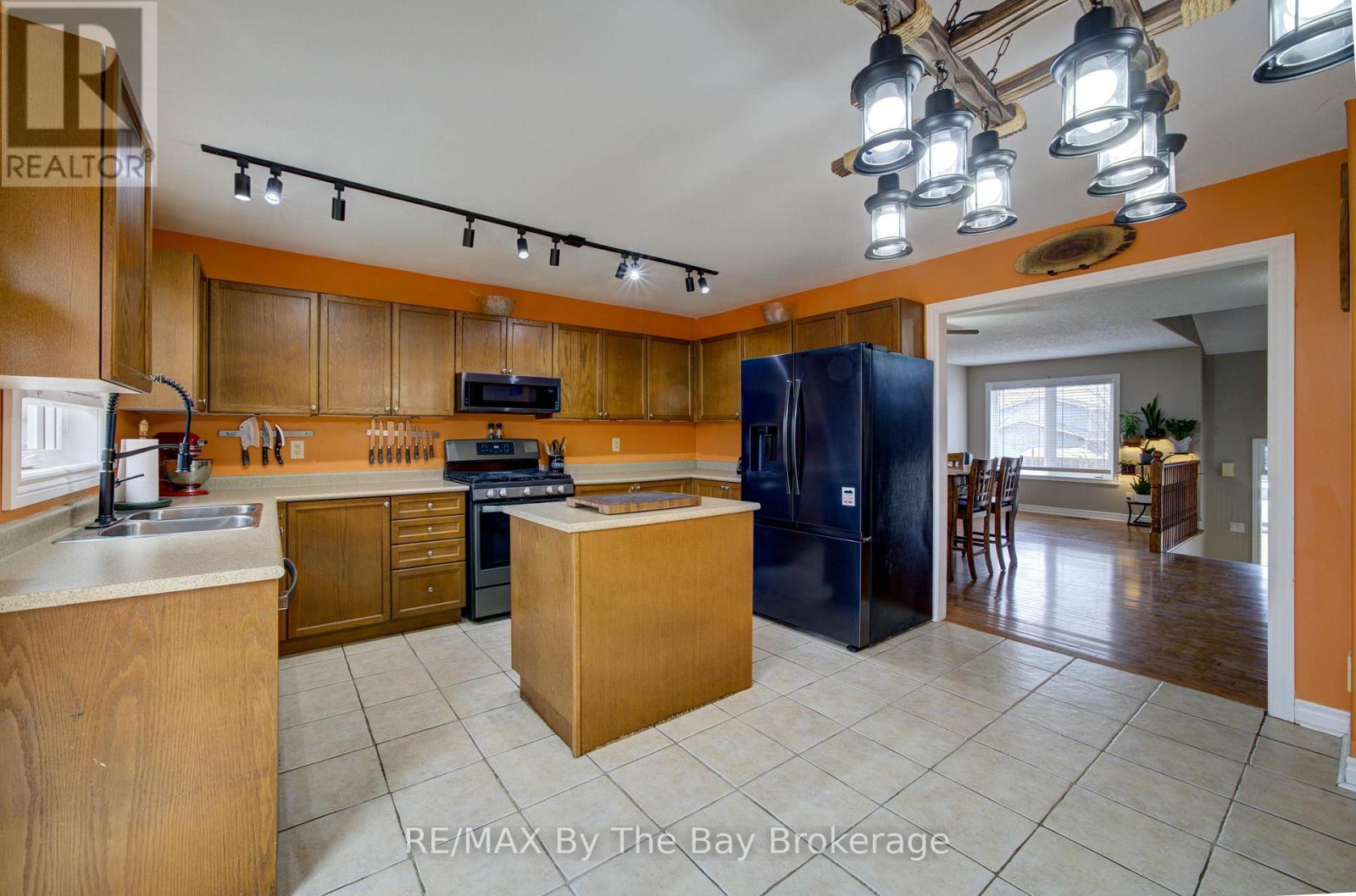 229 Atkinson Street, Clearview, Ontario  L0M 1S0 - Photo 11 - S12989364