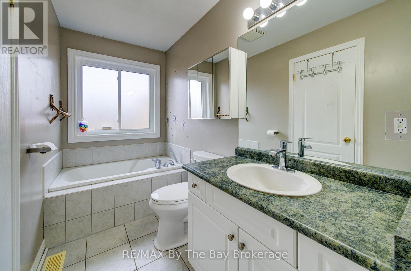 229 Atkinson Street, Clearview, Ontario  L0M 1S0 - Photo 19 - S12989364