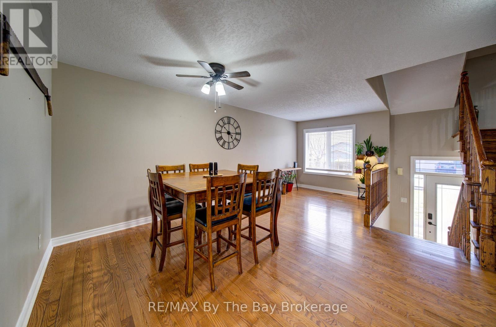 229 Atkinson Street, Clearview, Ontario  L0M 1S0 - Photo 3 - S12989364