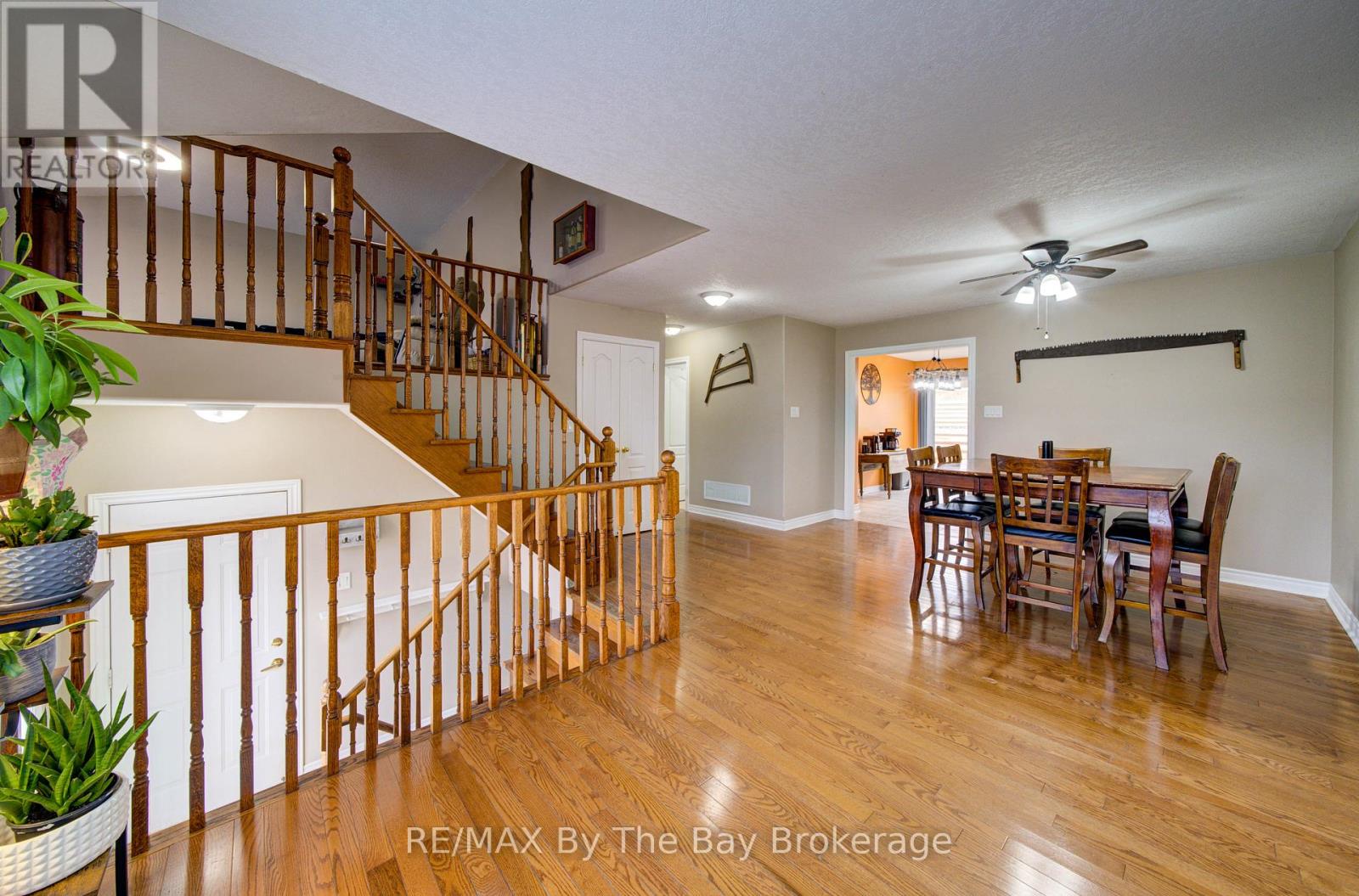 229 Atkinson Street, Clearview, Ontario  L0M 1S0 - Photo 5 - S12989364