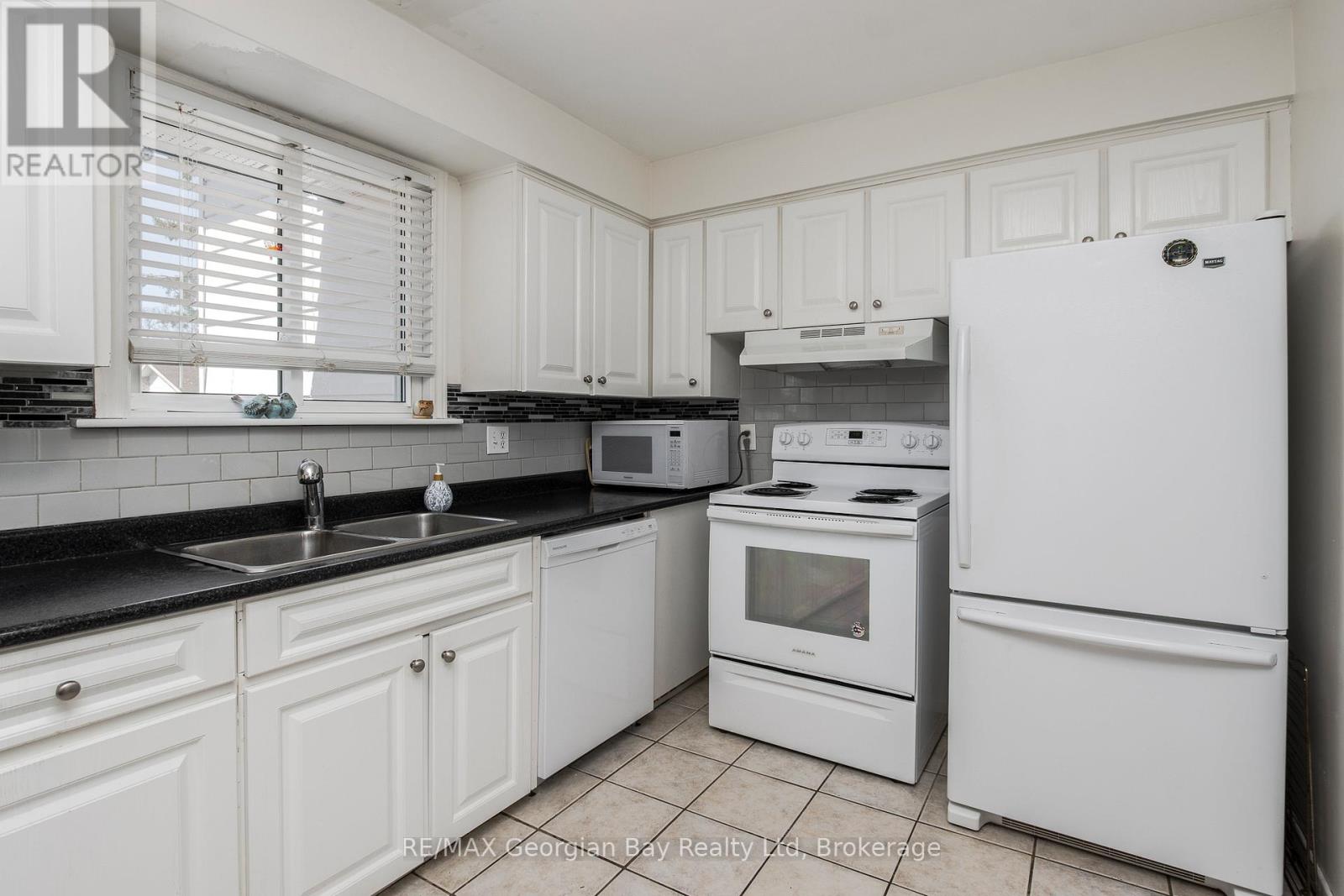 648 Manly Street, Midland, Ontario  L4R 3G5 - Photo 7 - S12989652