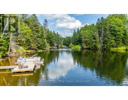 1054 GREEN LAKE ROAD, Algonquin Highlands, Ontario