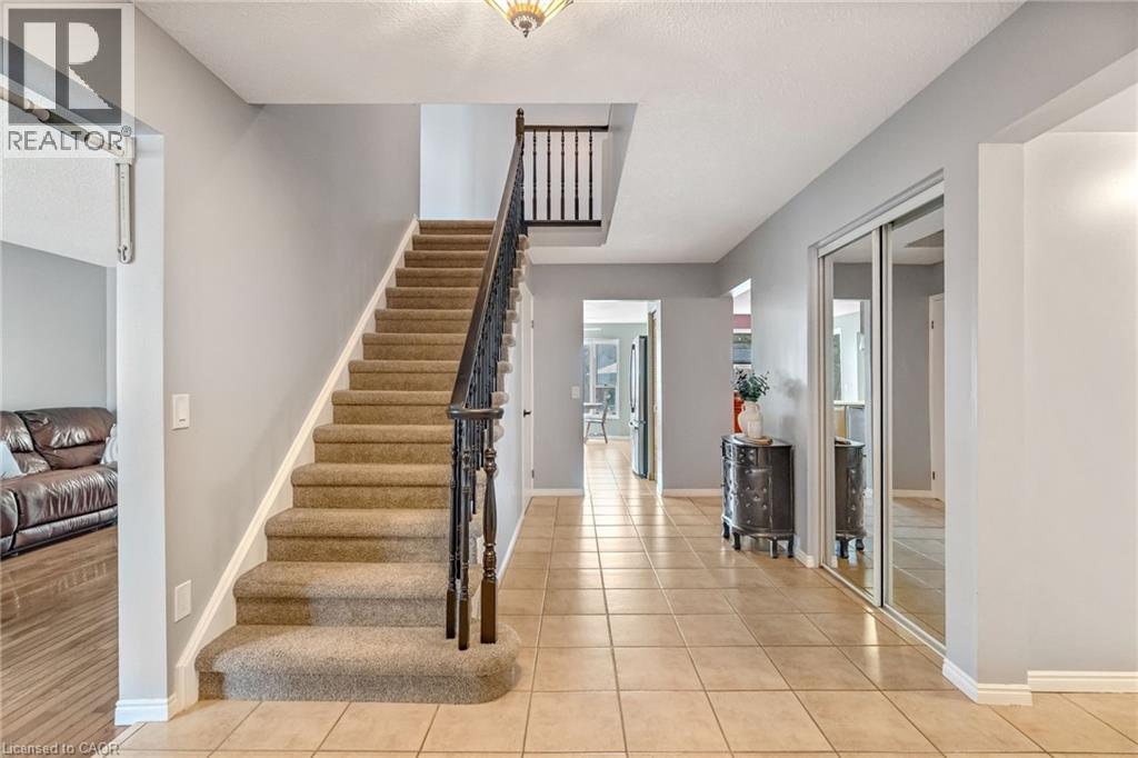 70 Strawberry Drive, Hamilton, Ontario  L8E 4R4 - Photo 4 - 40817804