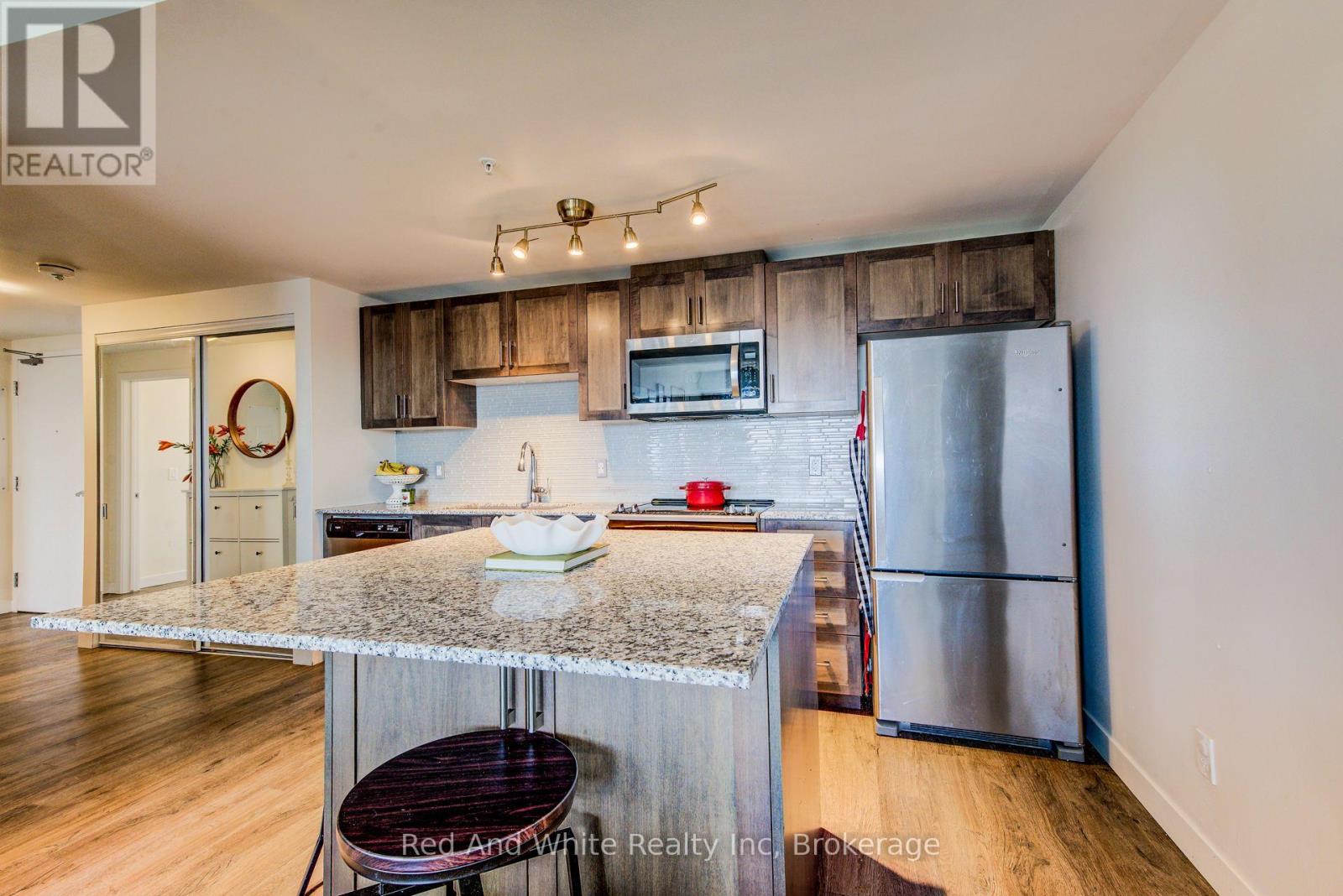 407 - 175 Commonwealth Street, Kitchener, Ontario  N2E 0H4 - Photo 8 - X12991418