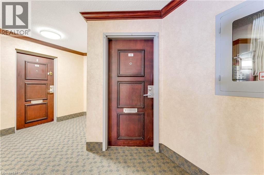 250 Glenridge Drive Unit# 102, Waterloo, Ontario  N2J 4H8 - Photo 2 - 40819602