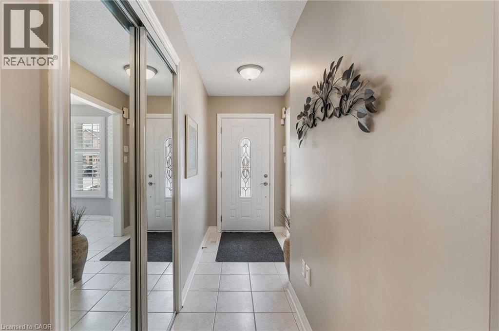 51 Redtail Crescent, Hamilton, Ontario  L9B 2R5 - Photo 7 - 40820312