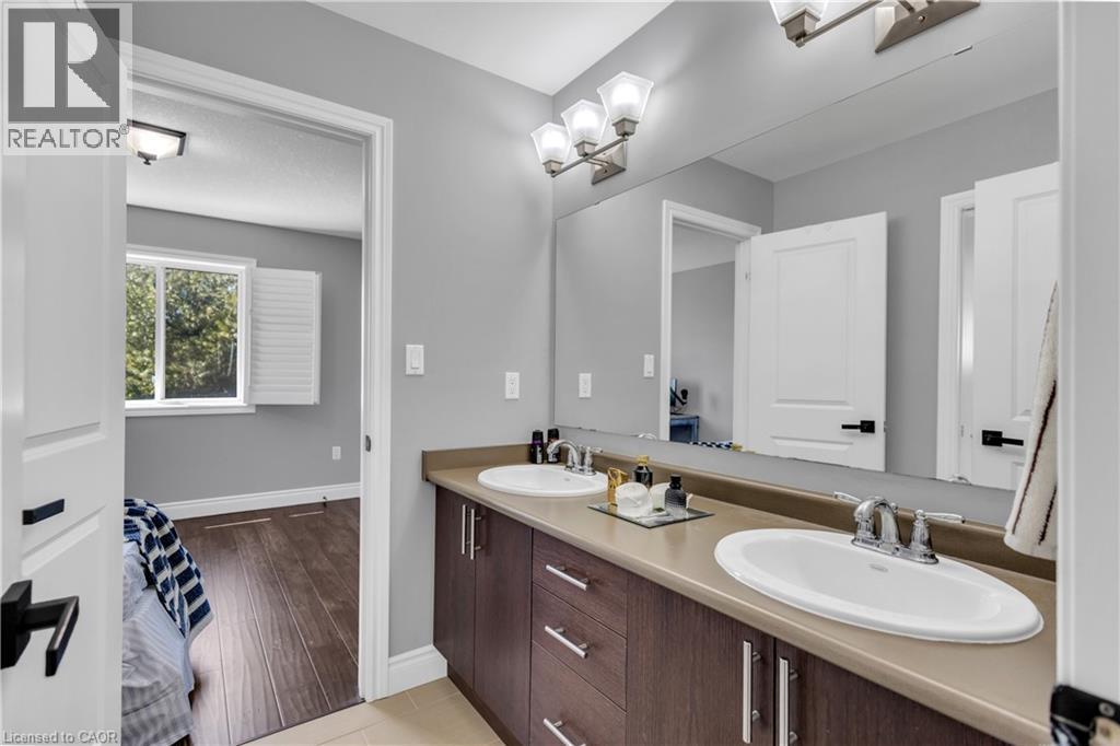 515 St Moritz Avenue, Waterloo, Ontario  N2T 0B3 - Photo 31 - 40820017