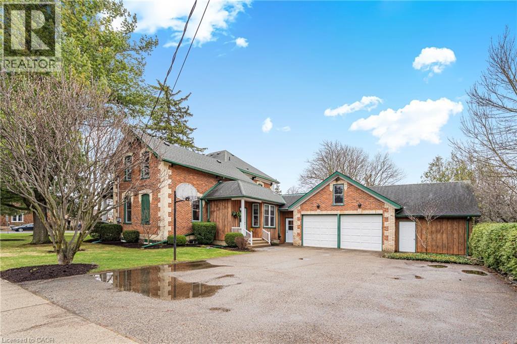 24 Queensway Drive, St. Jacobs, Ontario  N0B 2N0 - Photo 2 - 40820472