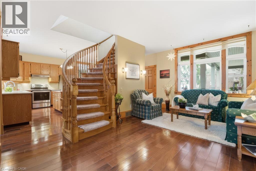 24 Queensway Drive, St. Jacobs, Ontario  N0B 2N0 - Photo 9 - 40820472