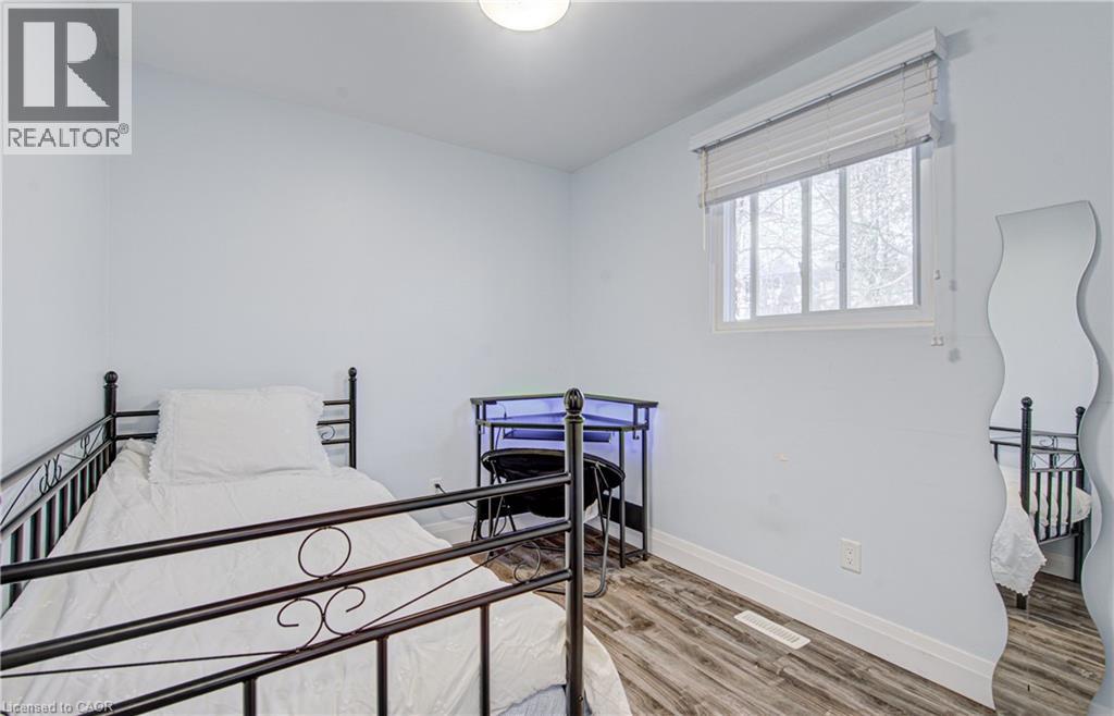 141 Mooregate Crescent, Kitchener, Ontario  N2M 2E9 - Photo 25 - 40815113