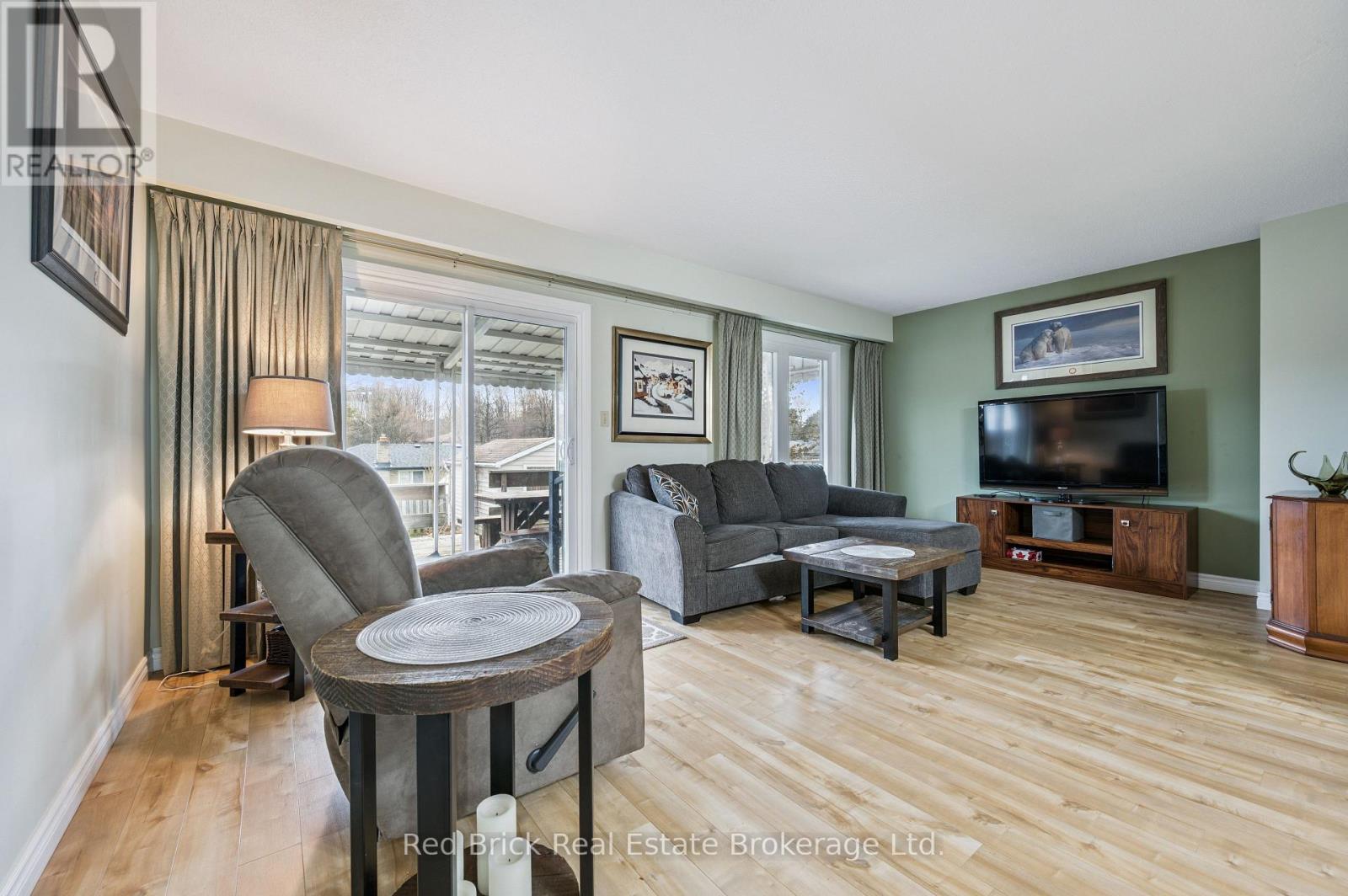 53 Shadeland Crescent, Kitchener, Ontario  N2M 2J1 - Photo 4 - X12999614