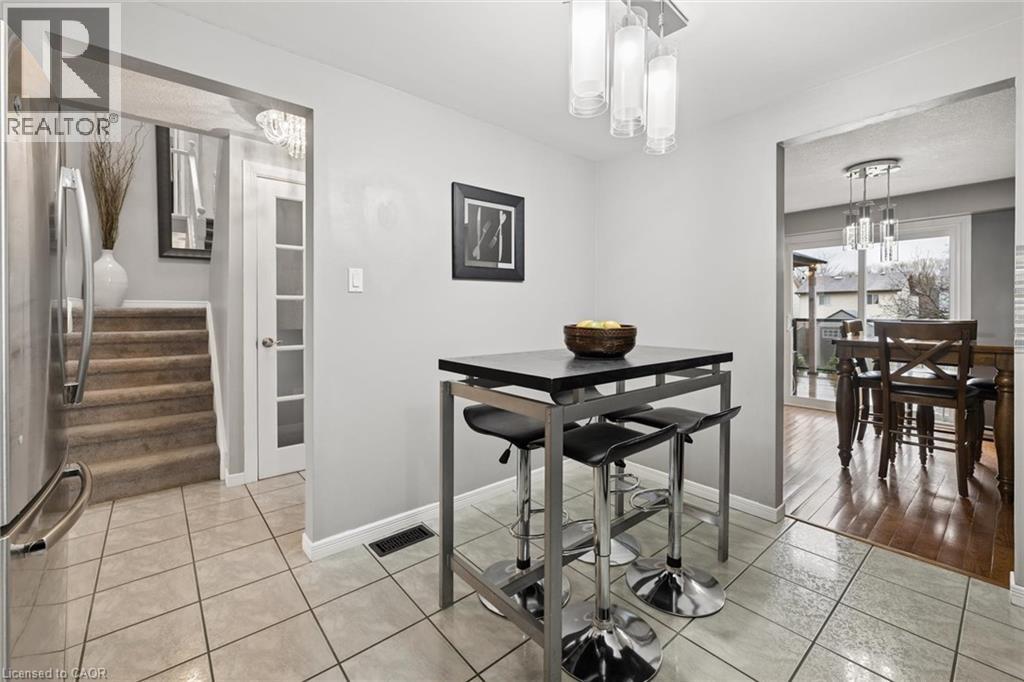 14 Wycliffe Place, Kitchener, Ontario  N2M 5J7 - Photo 7 - 40820983