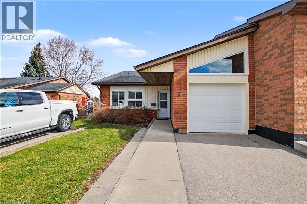 22 SISTER KERN Terrace, Hamilton, Ontario