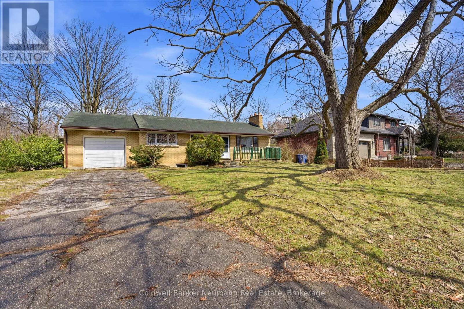 74 RODNEY BOULEVARD, Guelph, Ontario