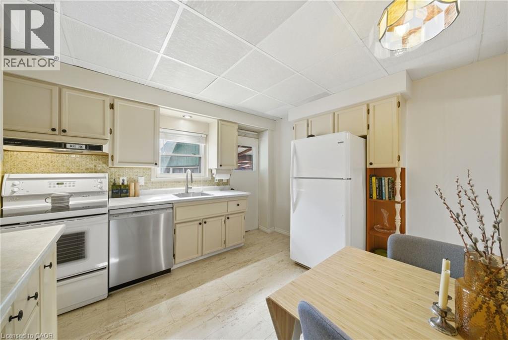 752 Ninth Avenue, Hamilton, Ontario  L8T 2A6 - Photo 3 - 40821078