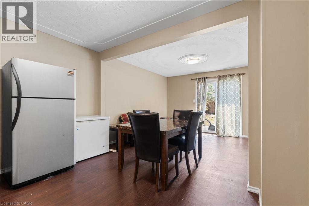 23 Amherst Drive, Kitchener, Ontario  N2P 1E1 - Photo 4 - 40816711