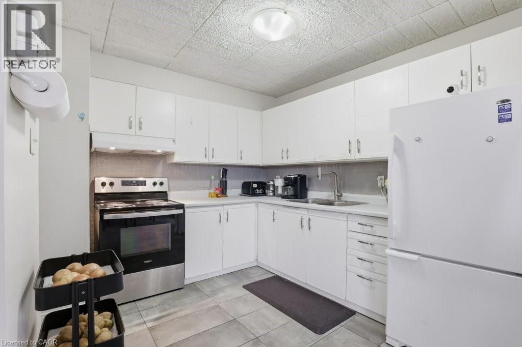 80 Breckenridge Drive Unit# 110, Kitchener, Ontario  N2B 2N9 - Photo 3 - 40820759