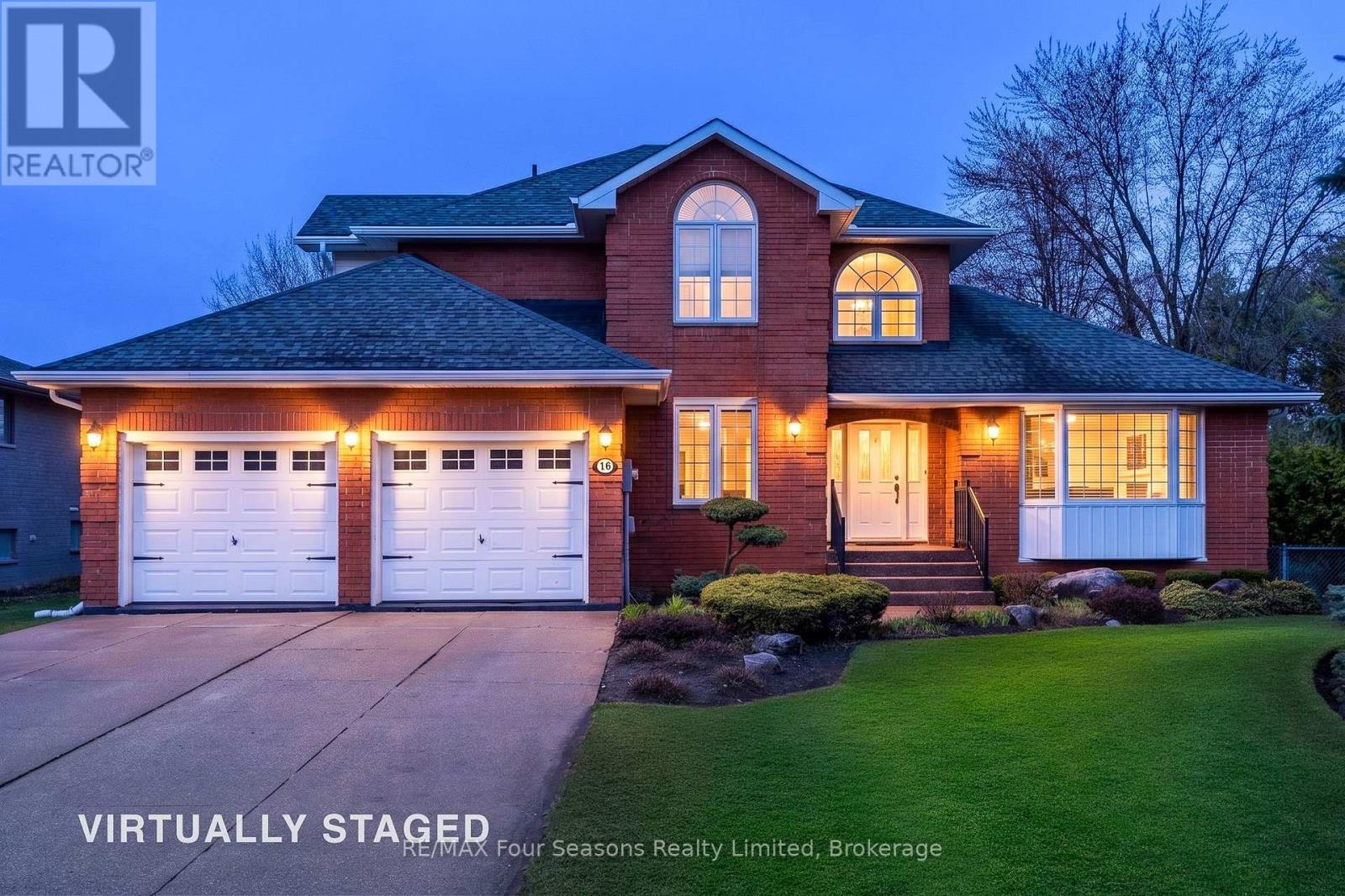 16 CARMICHAEL CRESCENT, Collingwood, Ontario