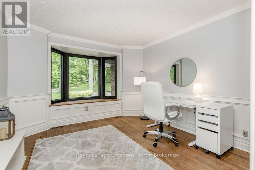 18 Mills Circle, Springwater, Ontario  L0L 1X0 - Photo 12 - S13003624