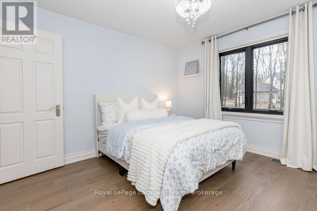 18 Mills Circle, Springwater, Ontario  L0L 1X0 - Photo 33 - S13003624