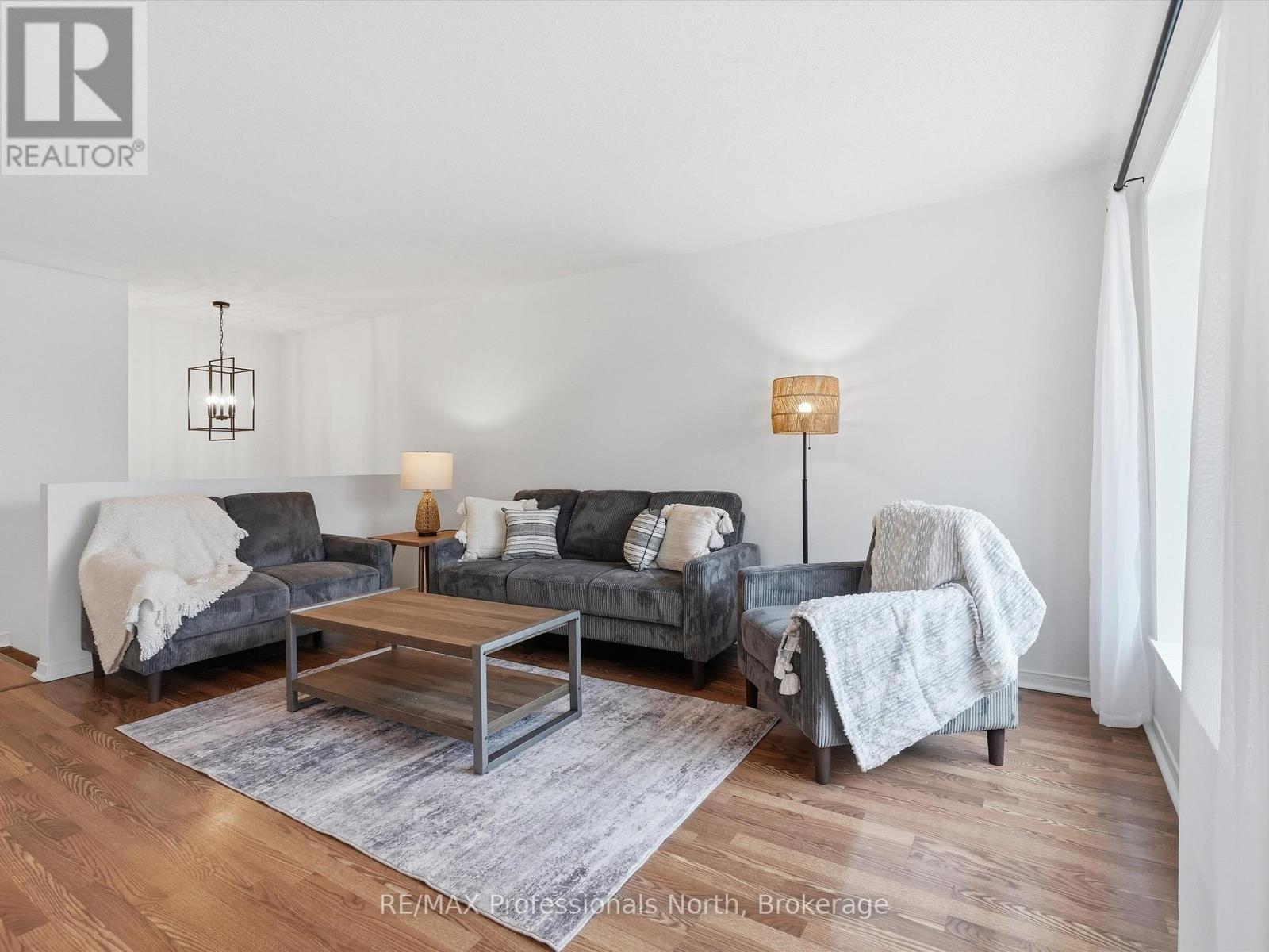 29 Pinecone Dr., Bracebridge, Ontario  P1L 2G3 - Photo 3 - X13003924