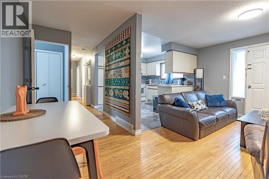 60 Austin Drive, Waterloo, Ontario  N2L 3Y4 - Photo 4 - 40817425