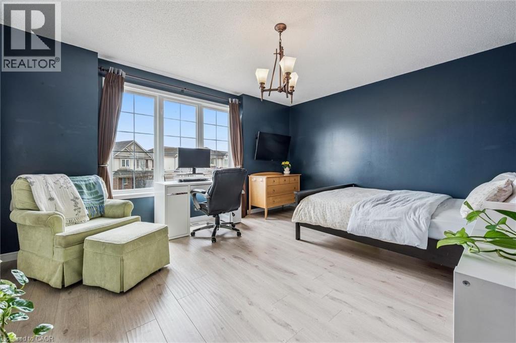 707 Commonwealth Crescent, Kitchener, Ontario  N2E 4J8 - Photo 21 - 40820109