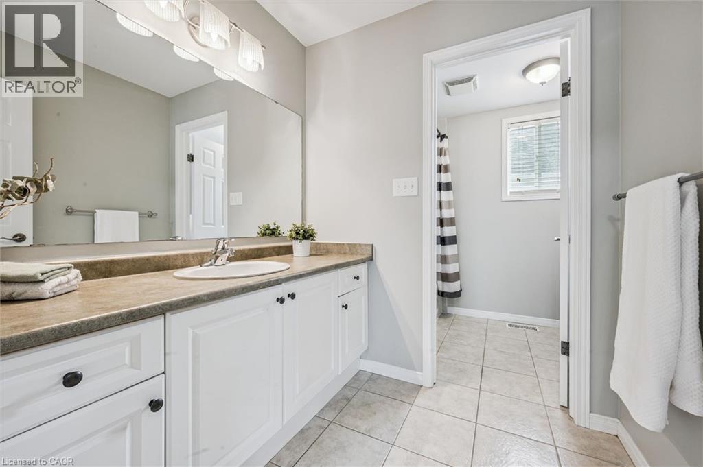 707 Commonwealth Crescent, Kitchener, Ontario  N2E 4J8 - Photo 27 - 40820109